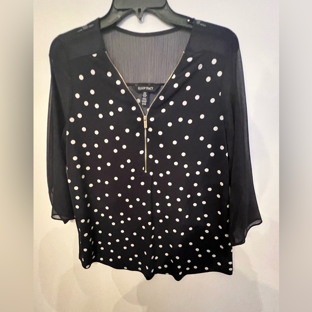 ELLEN TRACY V-NECK ZIP NECKLINE SHEER INSERT IN TOP SIZE MEDIUM  NAVY W/WHITE
